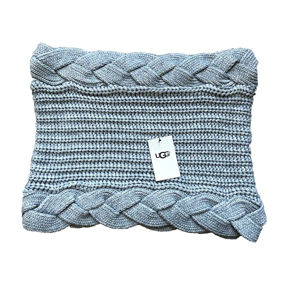 NWT UGG Gray Cable Knit Knit Rectangle Scarf Wrap 16 x 12 in Women